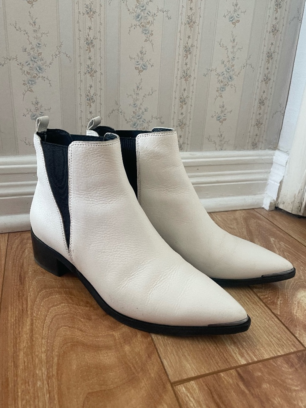 Marc Fisher Leather Chelsea Boots – Women’s Size 6 – White